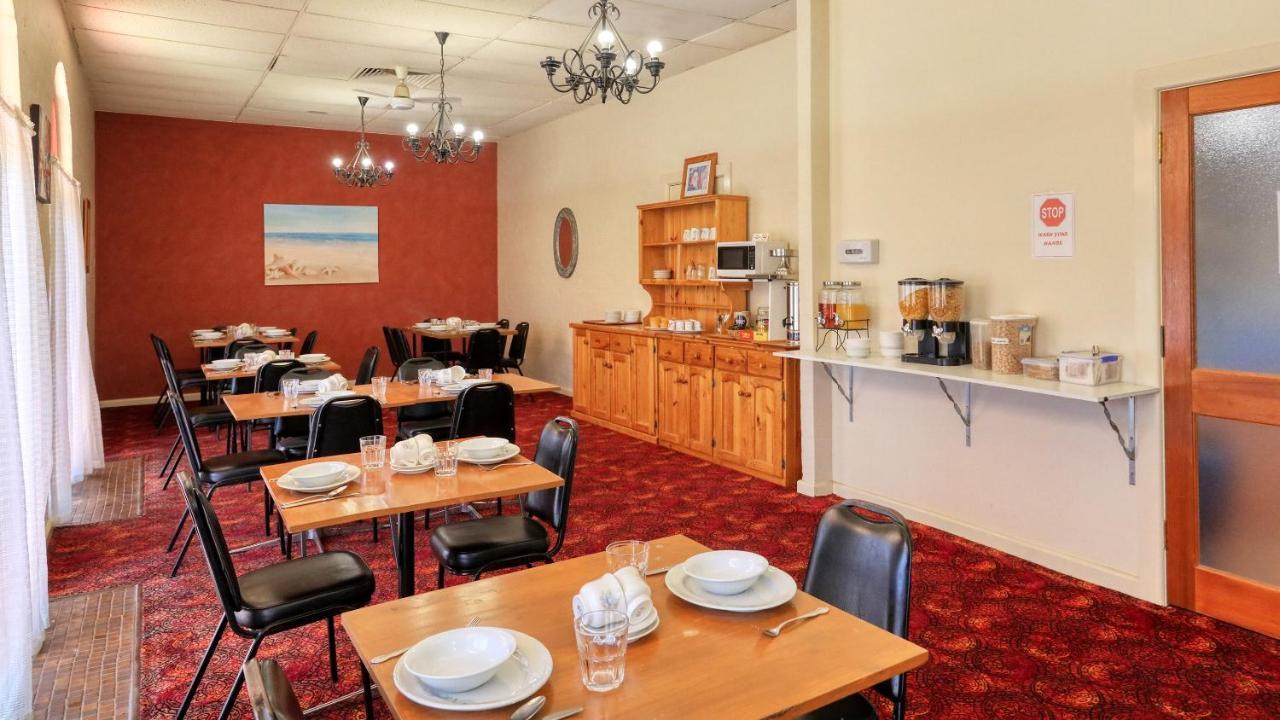 Bishops Lodge Narrandera Esterno foto